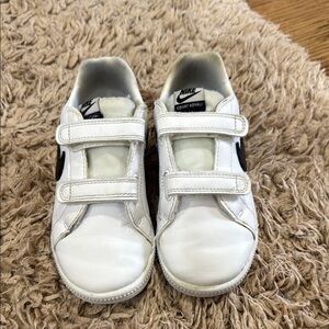 Nike Court Royale Velcro Sneakers